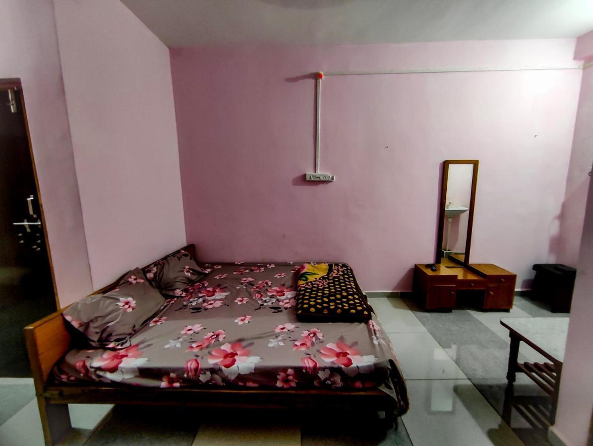 Krishna Homestay Garudeshwar 外观 照片